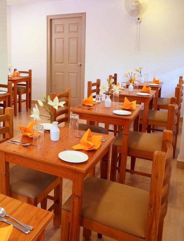 ホテル Abad Pepper Route Kochi エクステリア 写真